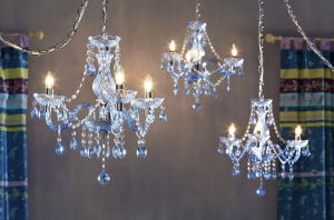The perfect pairing of gleaming silvertones and sparkling cut
